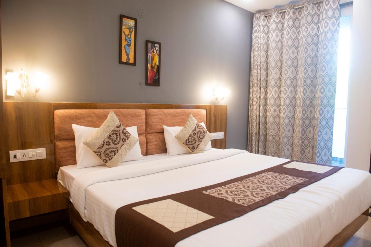 Posh Residency Huda City Center Гургаон Экстерьер фото