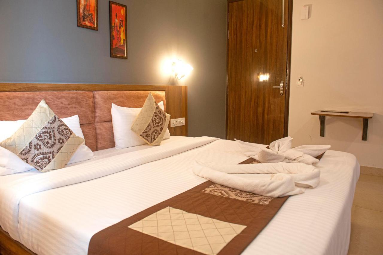 Posh Residency Huda City Center Гургаон Экстерьер фото